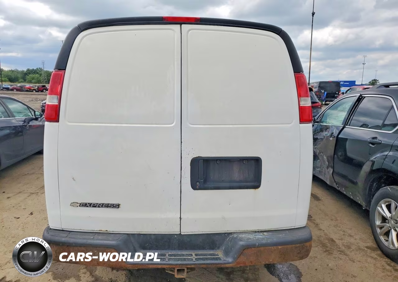 2017 Chevrolet Express G2500 VIN:1GCWGAFF4H1132563 - 6