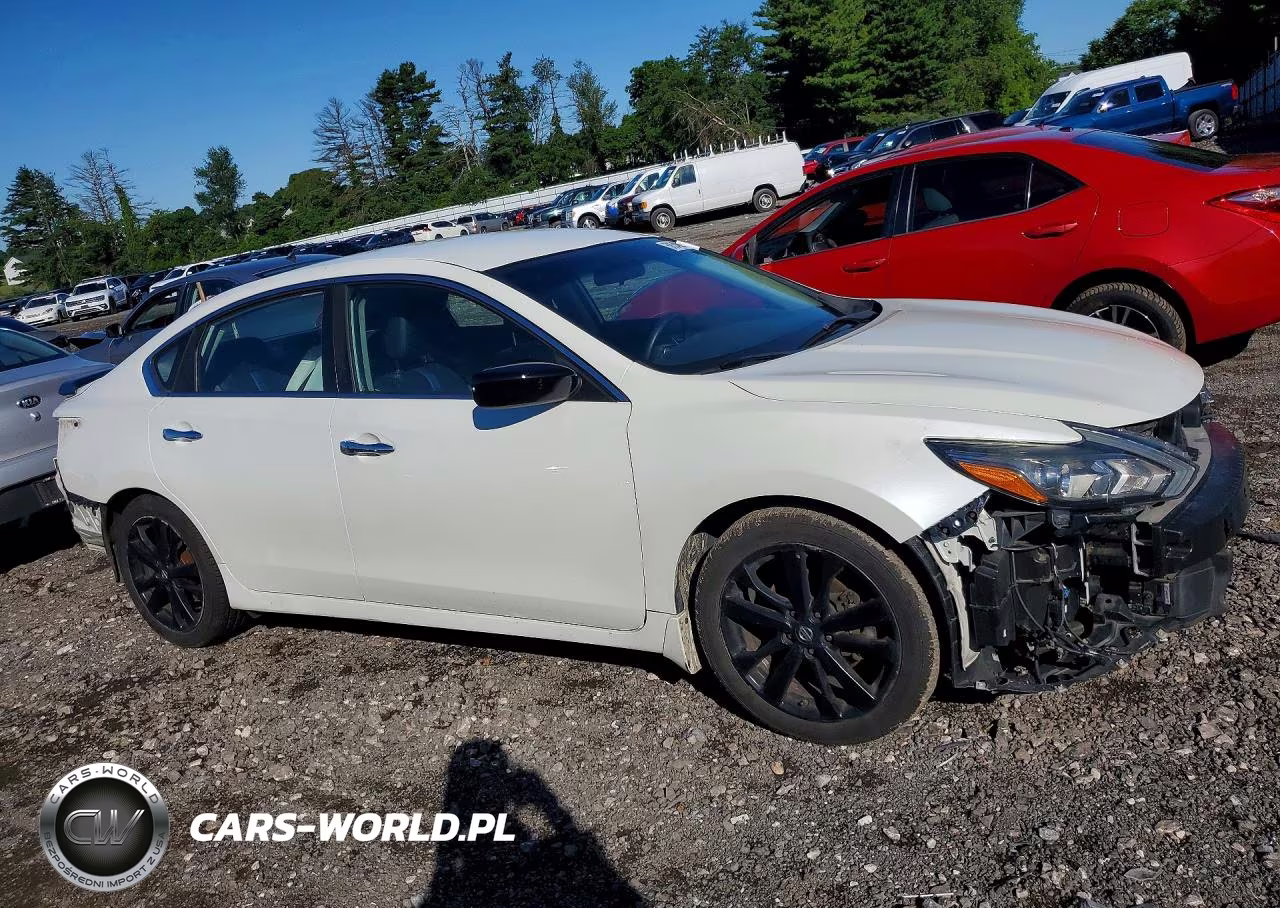 2018 Nissan Altima 2.5 Sr VIN:1N4AL3AP8JC239360 - 4