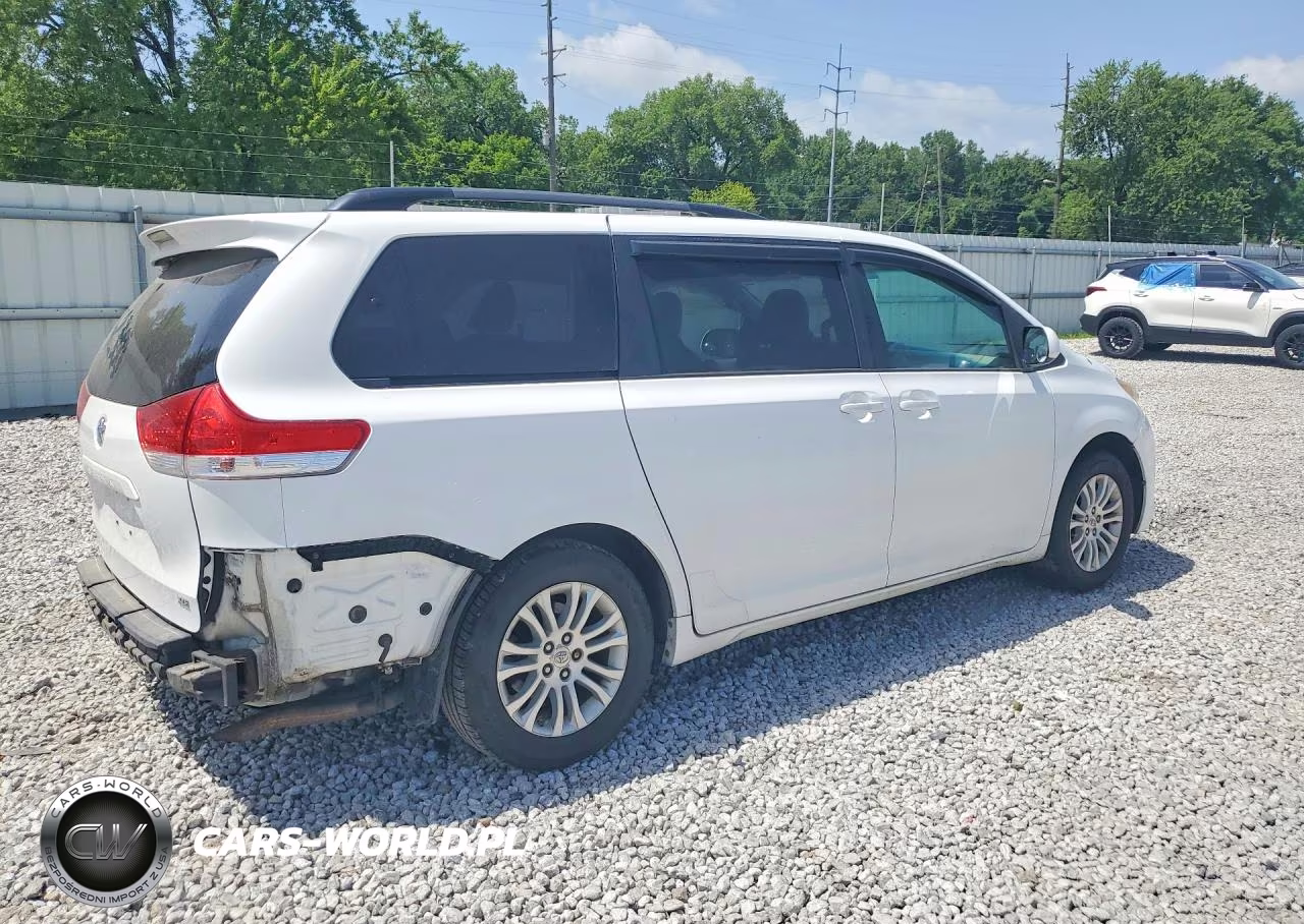 2011 Toyota Sienna Xle 8-Passenger VIN:5TDYK3DC4BS162300 - 3