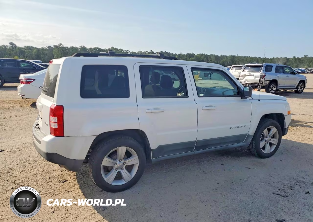 2011 Jeep Patriot Sport VIN:1J4NT1GA8BD214032 - 3