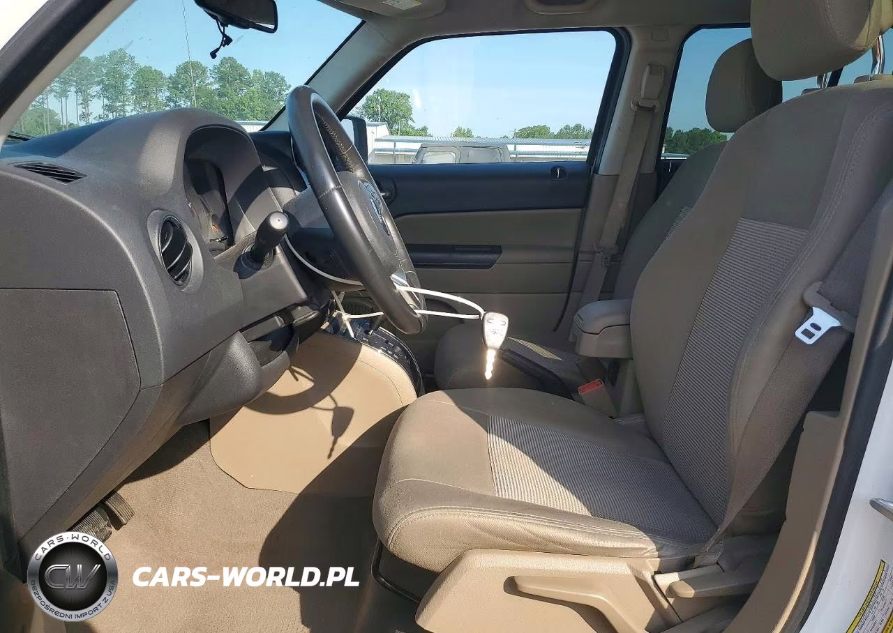 2011 Jeep Patriot Sport VIN:1J4NT1GA8BD214032 - 7