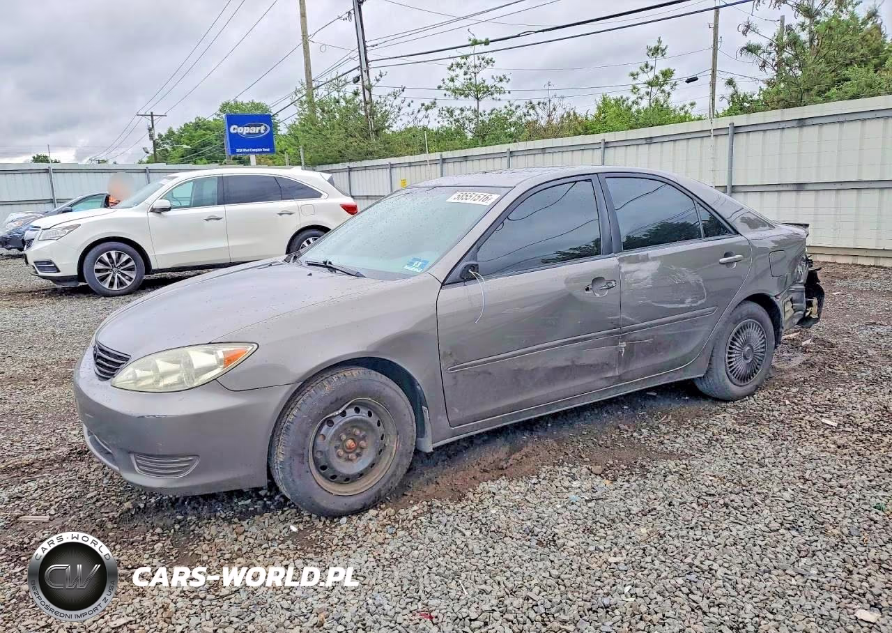 2005 Toyota Camry Le – zdjęcie 1 z 12