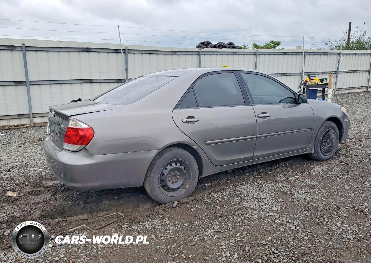 2005 Toyota Camry Le VIN:4T1BE32K55U581534 - 3