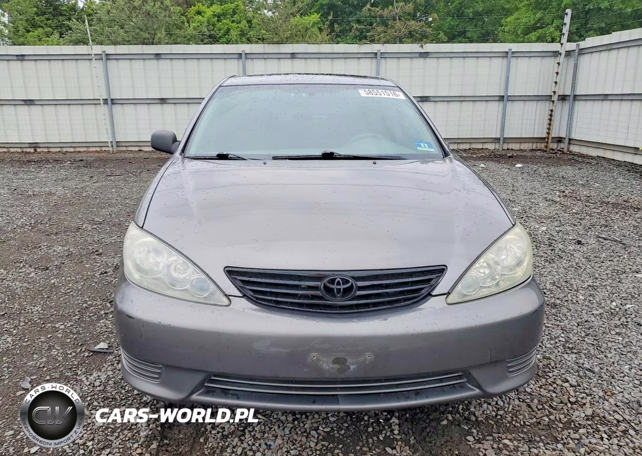 2005 Toyota Camry Le VIN:4T1BE32K55U581534 - 5