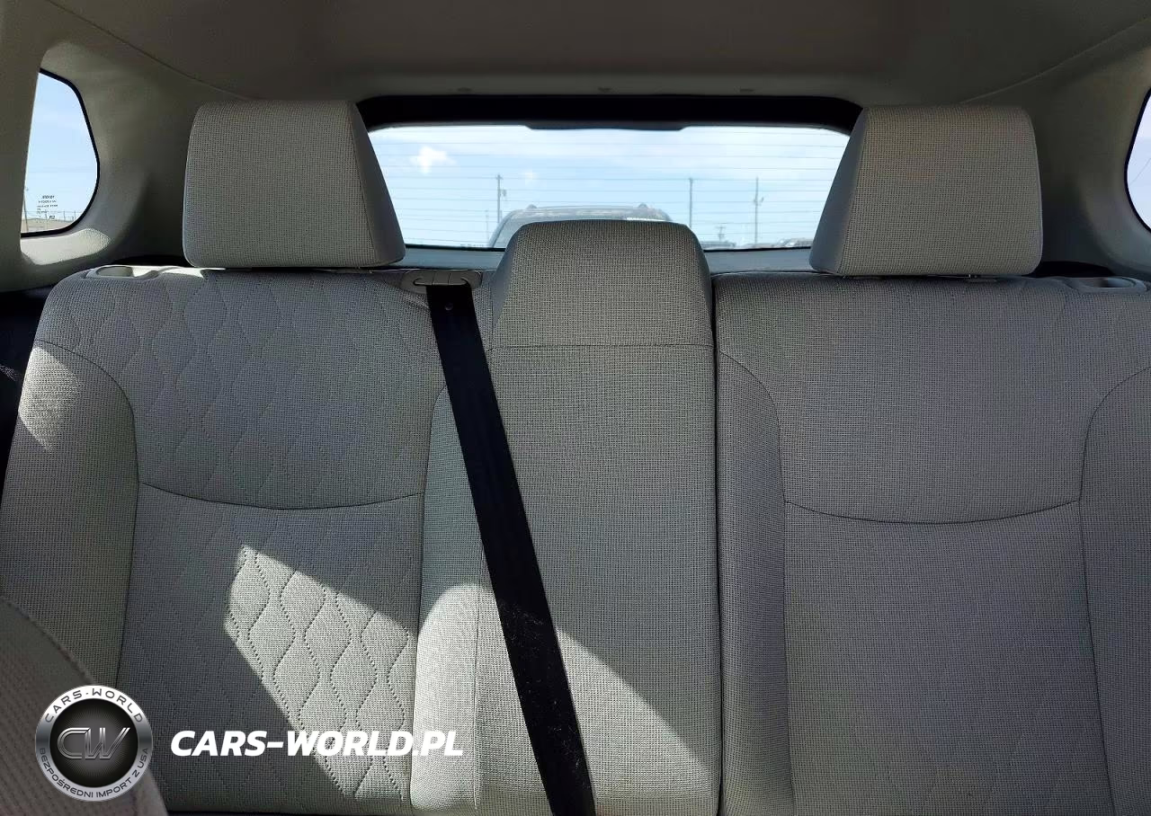 2024 Toyota Corolla Cross L VIN:7MUAAAAG6RV115057 - 10