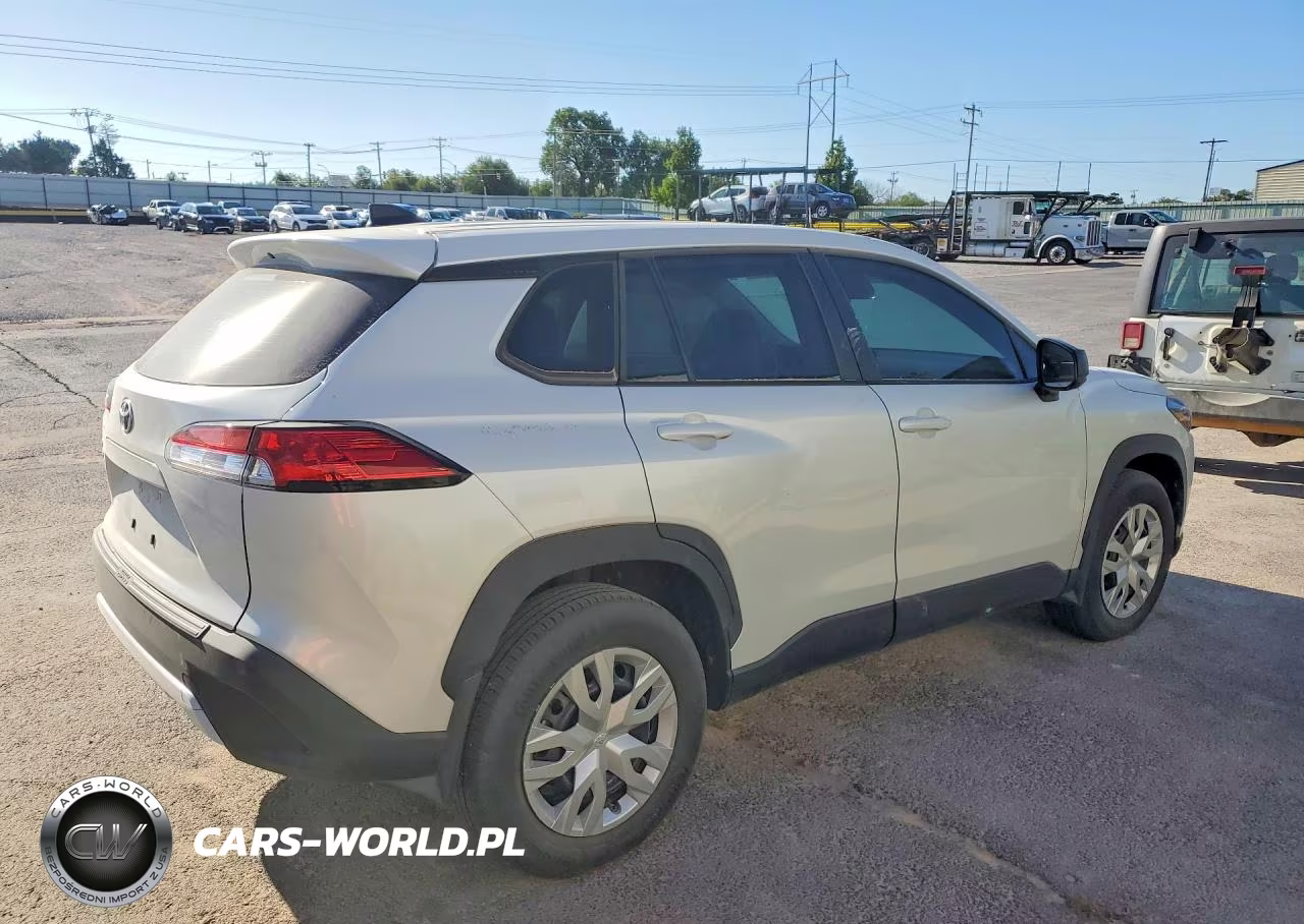 2024 Toyota Corolla Cross L VIN:7MUAAAAG6RV115057 - 3