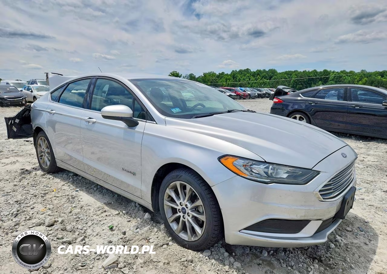 2017 Ford Fusion Se Hybrid VIN:3FA6P0LUXHR355148 - 4