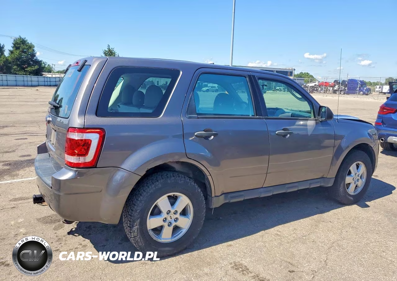 2012 Ford Escape Xls VIN:1FMCU0C77CKB28928 - 3