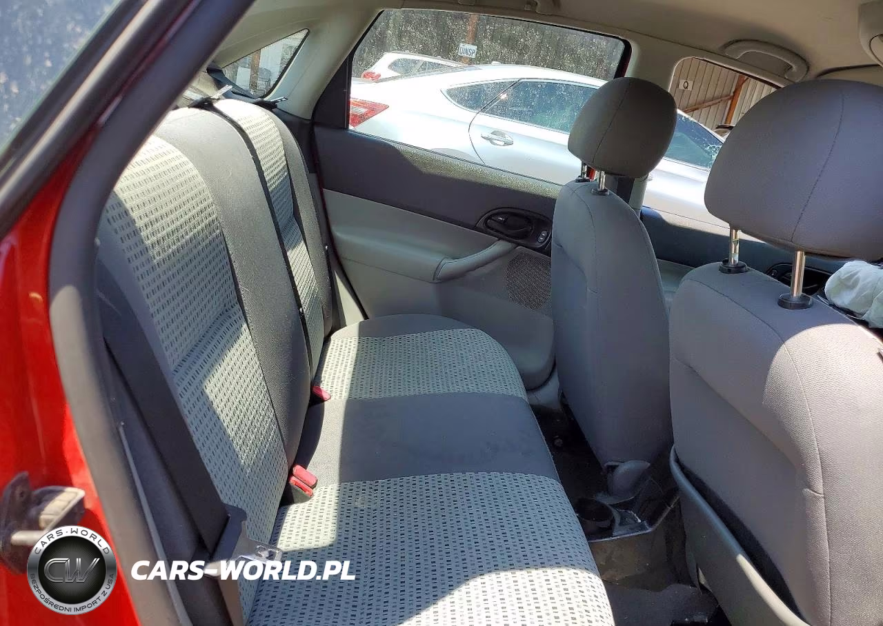 2007 Ford Focus Zx4 VIN:1FAHP34NX7W295532 - 10