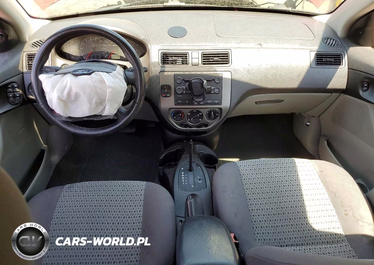 2007 Ford Focus Zx4 VIN:1FAHP34NX7W295532 - 8