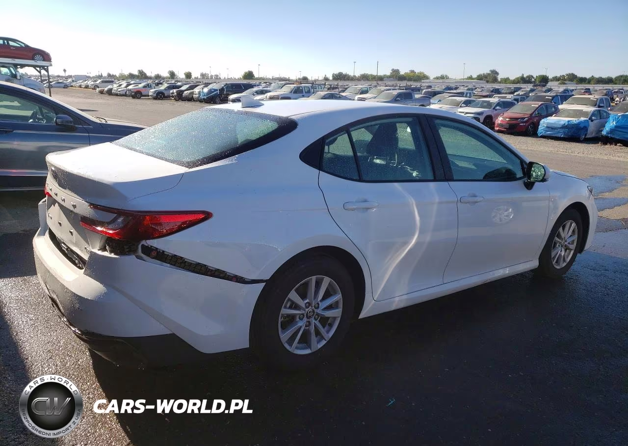 2026 Toyota Camry Le VIN:4T1DAACK4TU251727 - 3