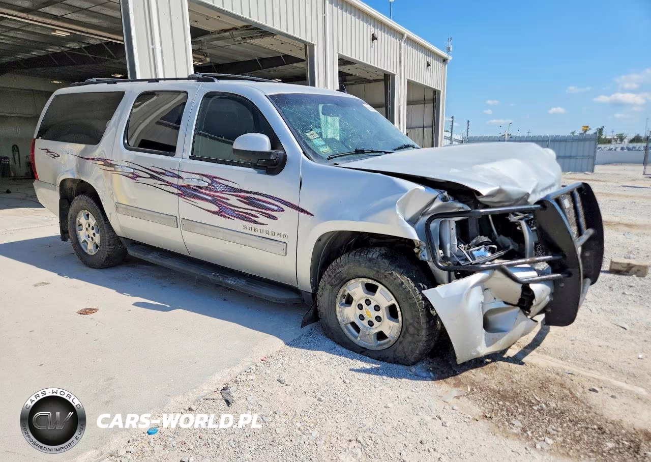 2011 Chevrolet Suburban K1500 Ls VIN:1GNSKHE39BR279085 - 4