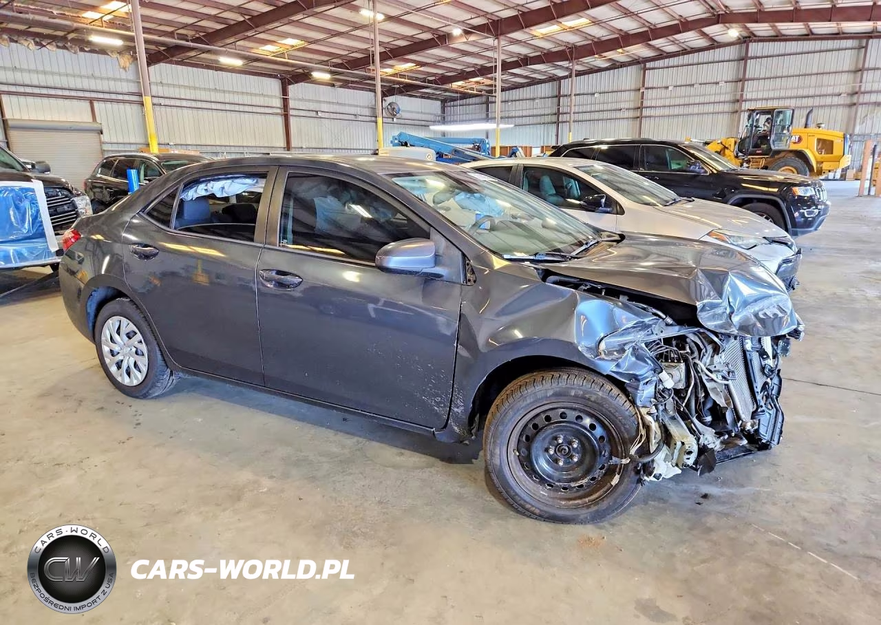 2018 Toyota Corolla Le VIN:5YFBURHE9JP752353 - 4