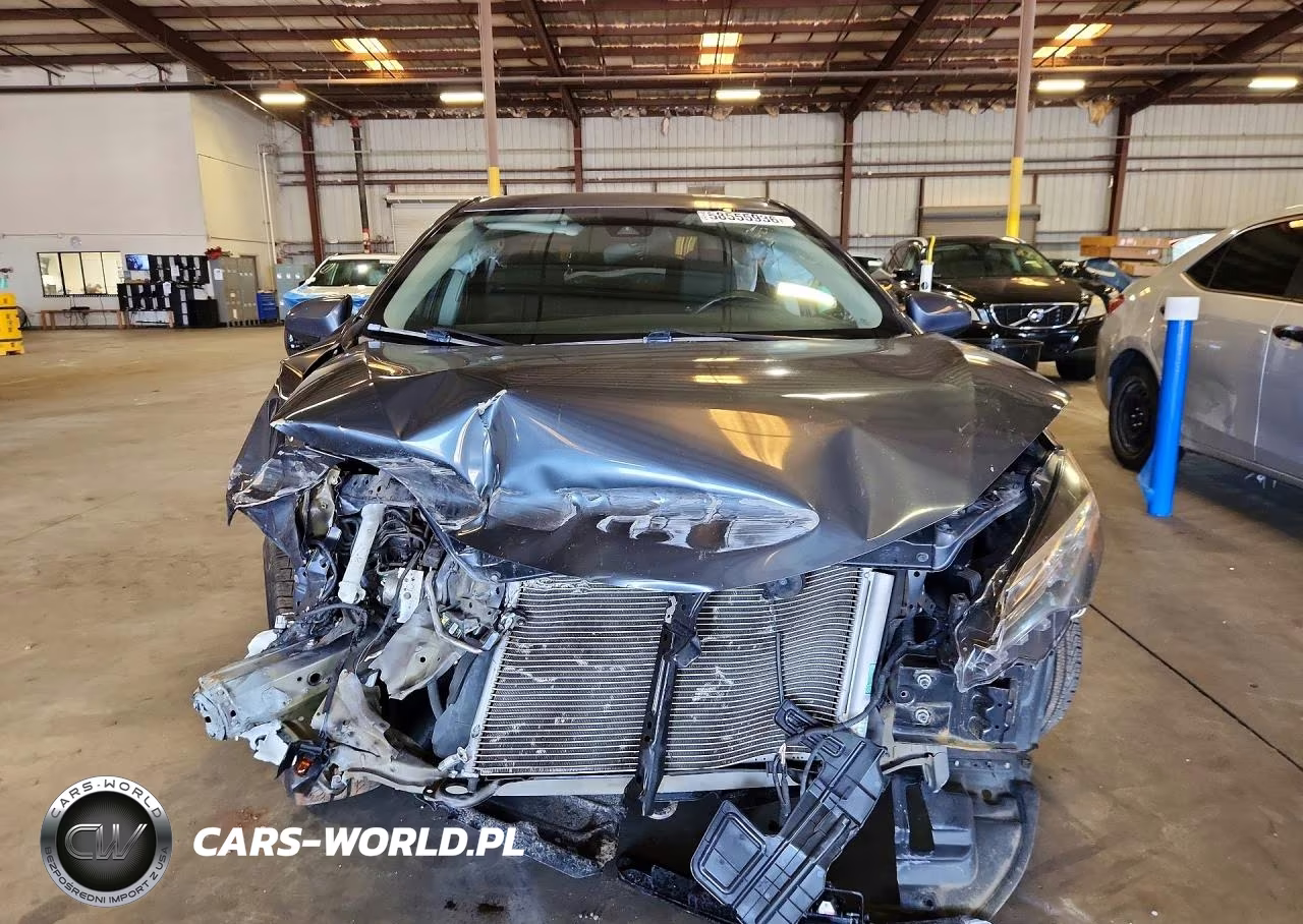 2018 Toyota Corolla Le VIN:5YFBURHE9JP752353 - 5