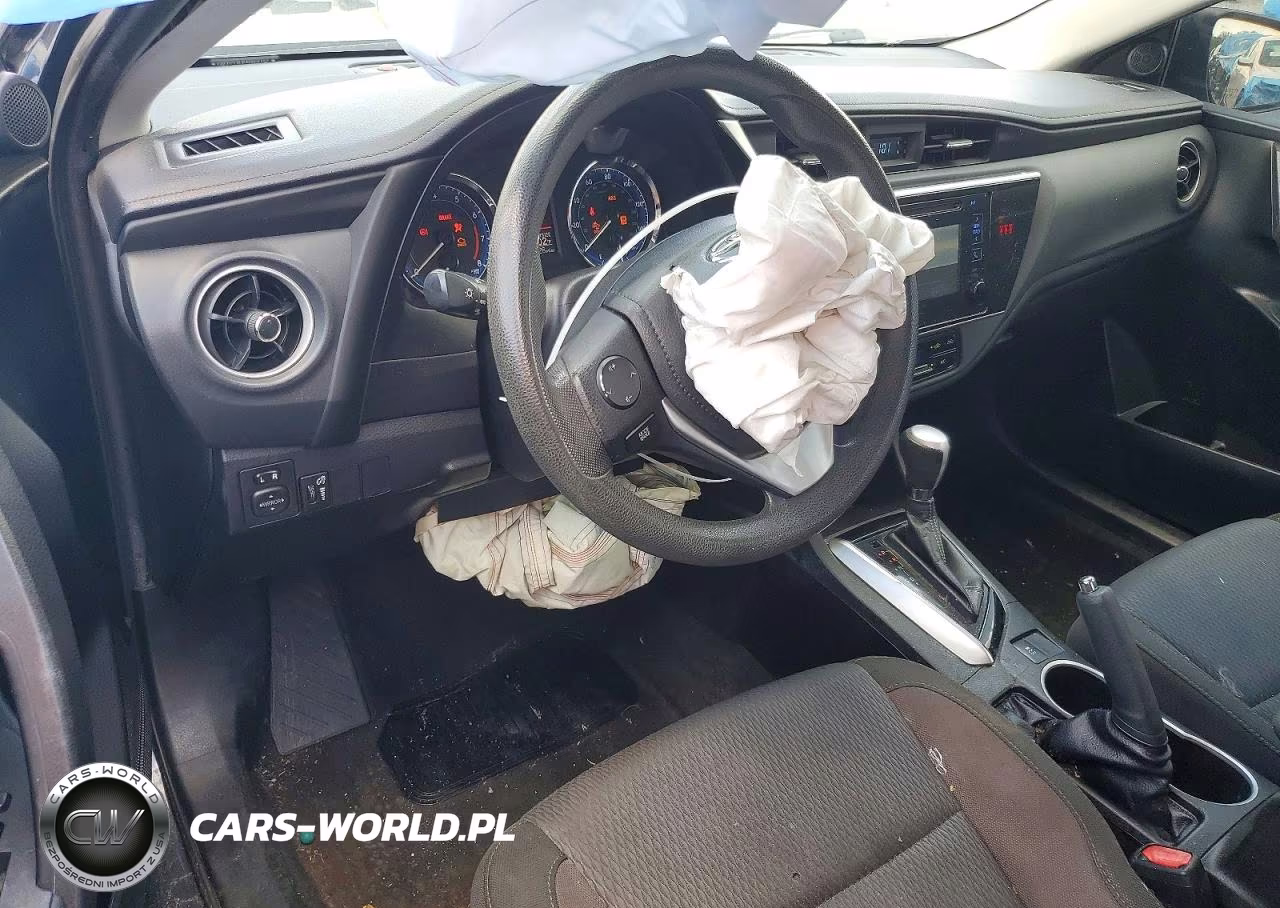 2018 Toyota Corolla Le VIN:5YFBURHE9JP752353 - 8