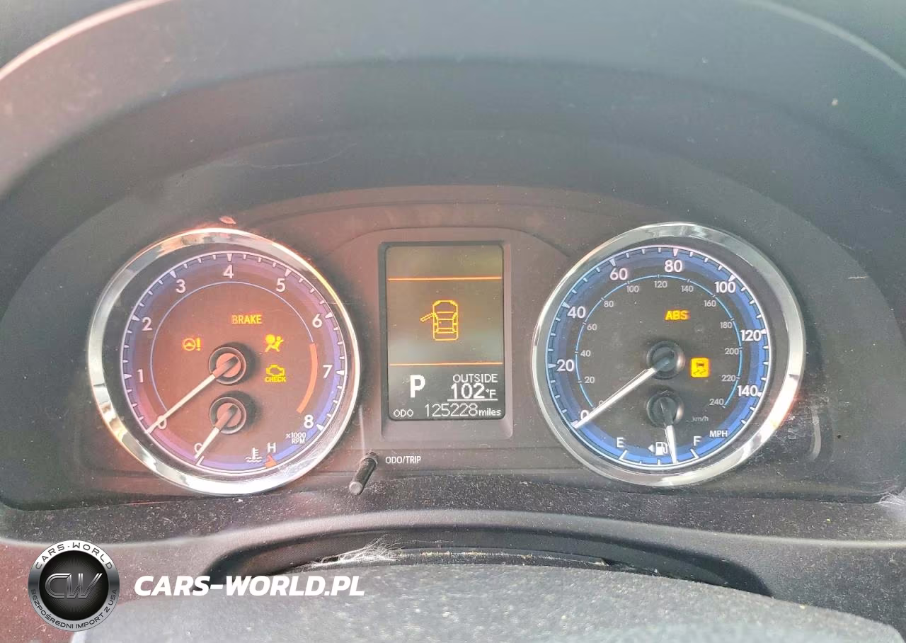 2018 Toyota Corolla Le VIN:5YFBURHE9JP752353 - 9