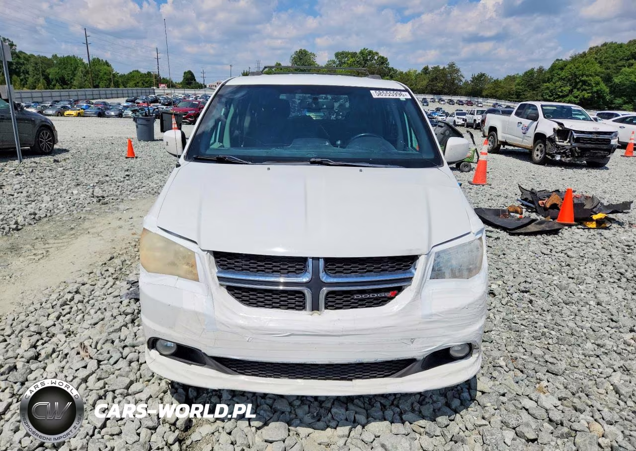2018 Dodge Grand Caravan Sxt VIN:2C4RDGCG7JR208980 - 5