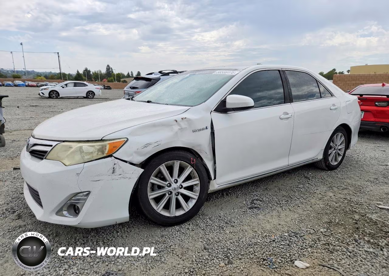 2014 Toyota Camry Hybrid Xle