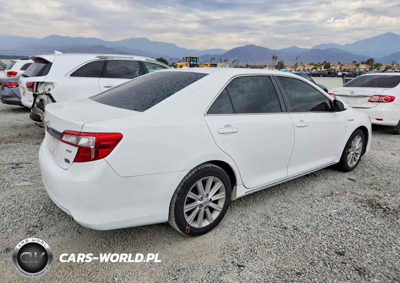 2014 Toyota Camry Hybrid Xle VIN:4T1BD1FK3EU102884 - 3
