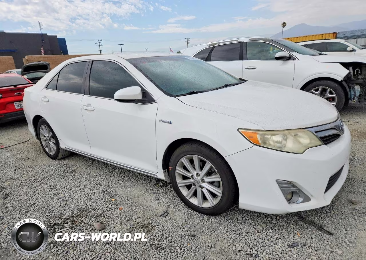 2014 Toyota Camry Hybrid Xle VIN:4T1BD1FK3EU102884 - 4
