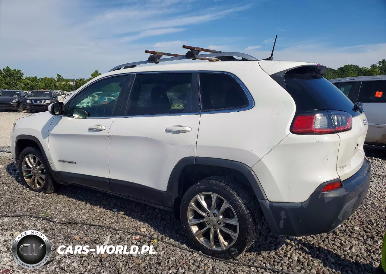 2019 Jeep Cherokee Latitude Plus VIN:1C4PJLLX2KD242399 - 2