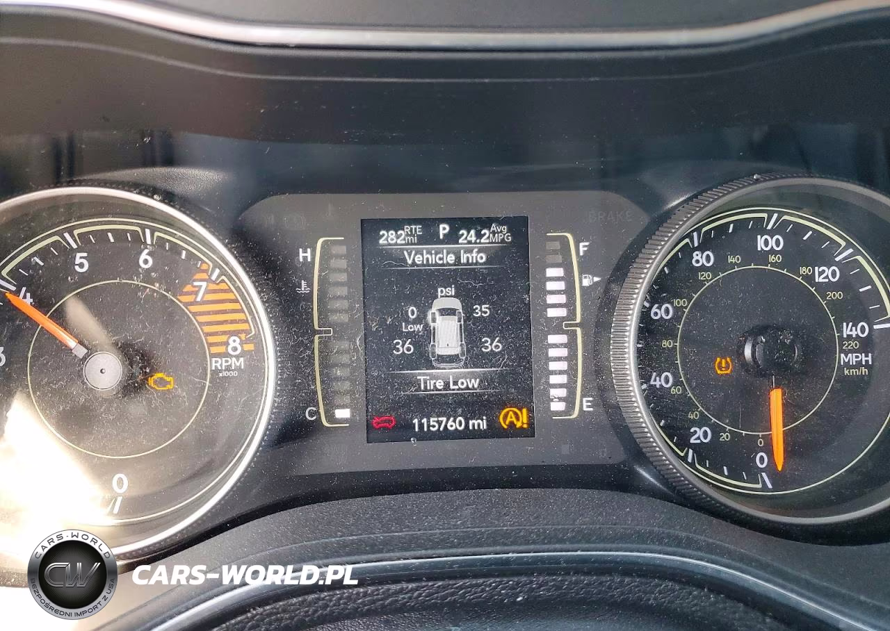 2019 Jeep Cherokee Latitude Plus VIN:1C4PJLLX2KD242399 - 9
