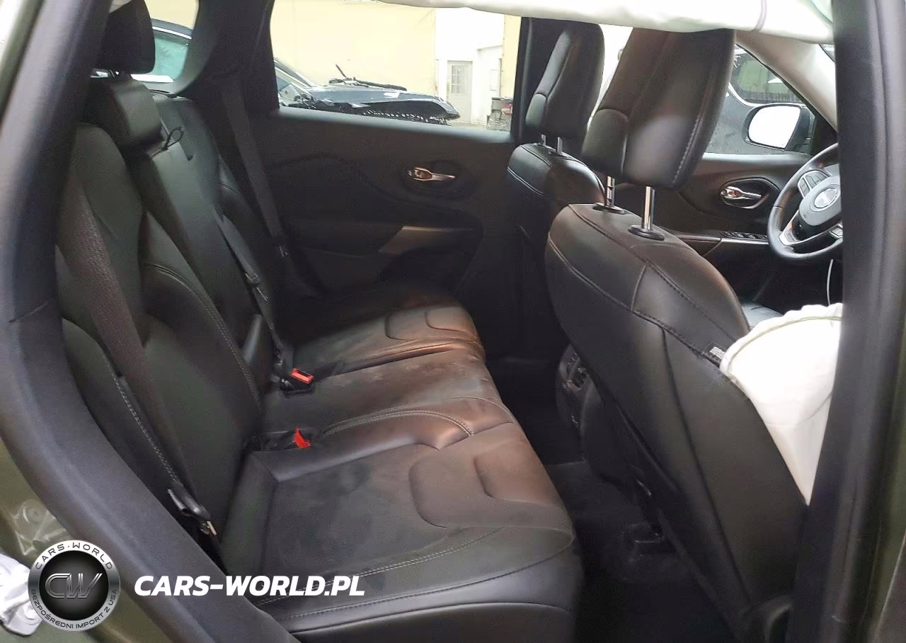 2021 Jeep Cherokee Latitude Lux VIN:1C4PJMMX8MD234816 - 11