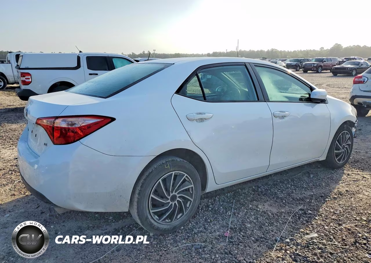2017 Toyota Corolla Le VIN:5YFBURHE1HP664603 - 3