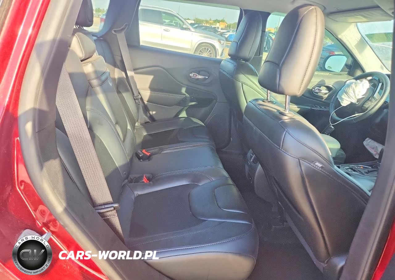 2019 Jeep Cherokee Latitude Plus VIN:1C4PJLLB2KD369920 - 11
