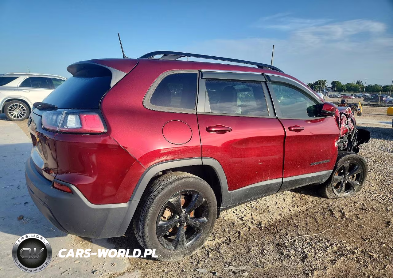 2019 Jeep Cherokee Latitude Plus VIN:1C4PJLLB2KD369920 - 3