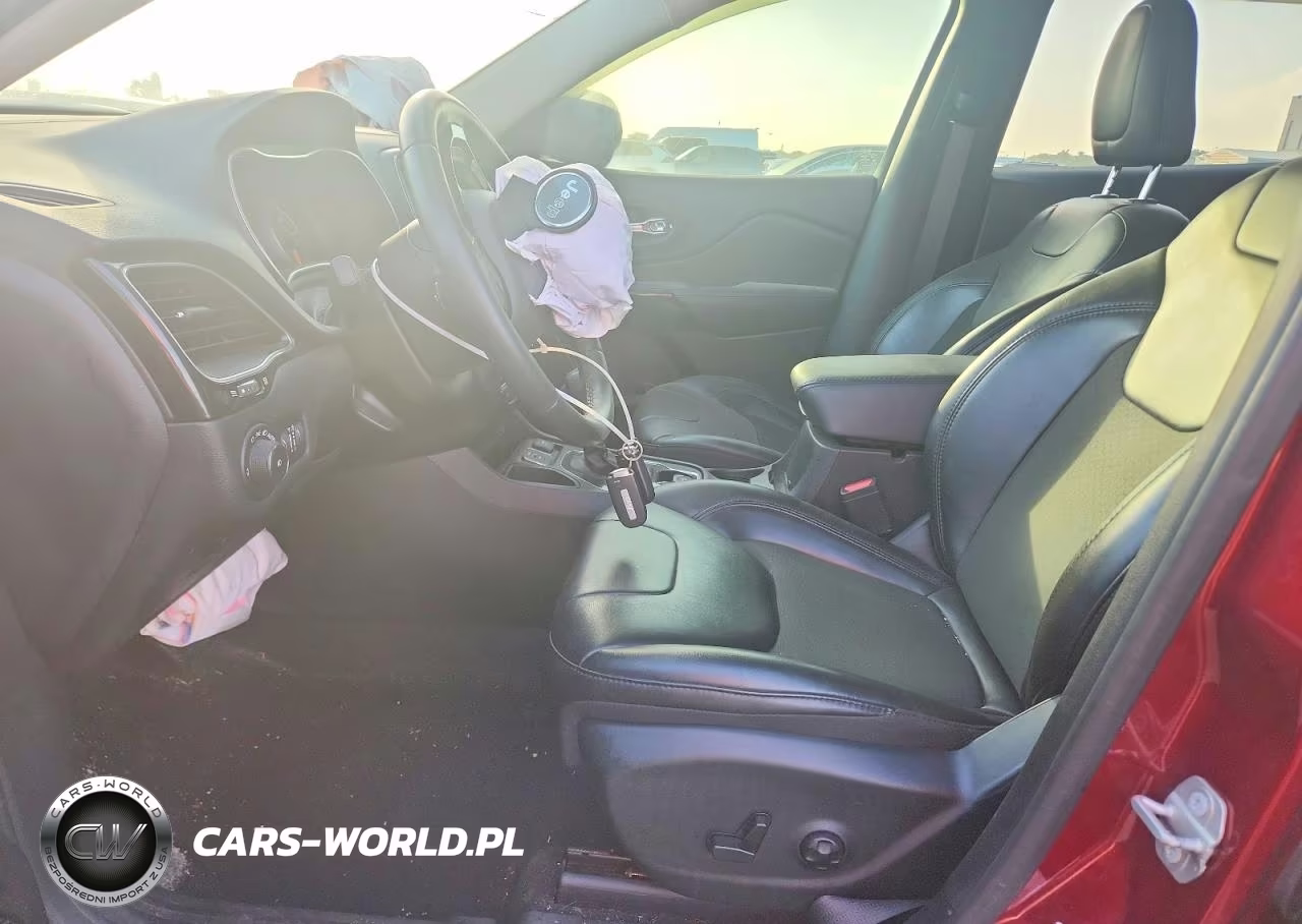 2019 Jeep Cherokee Latitude Plus VIN:1C4PJLLB2KD369920 - 7