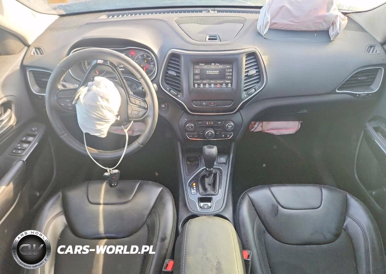 2019 Jeep Cherokee Latitude Plus VIN:1C4PJLLB2KD369920 - 8