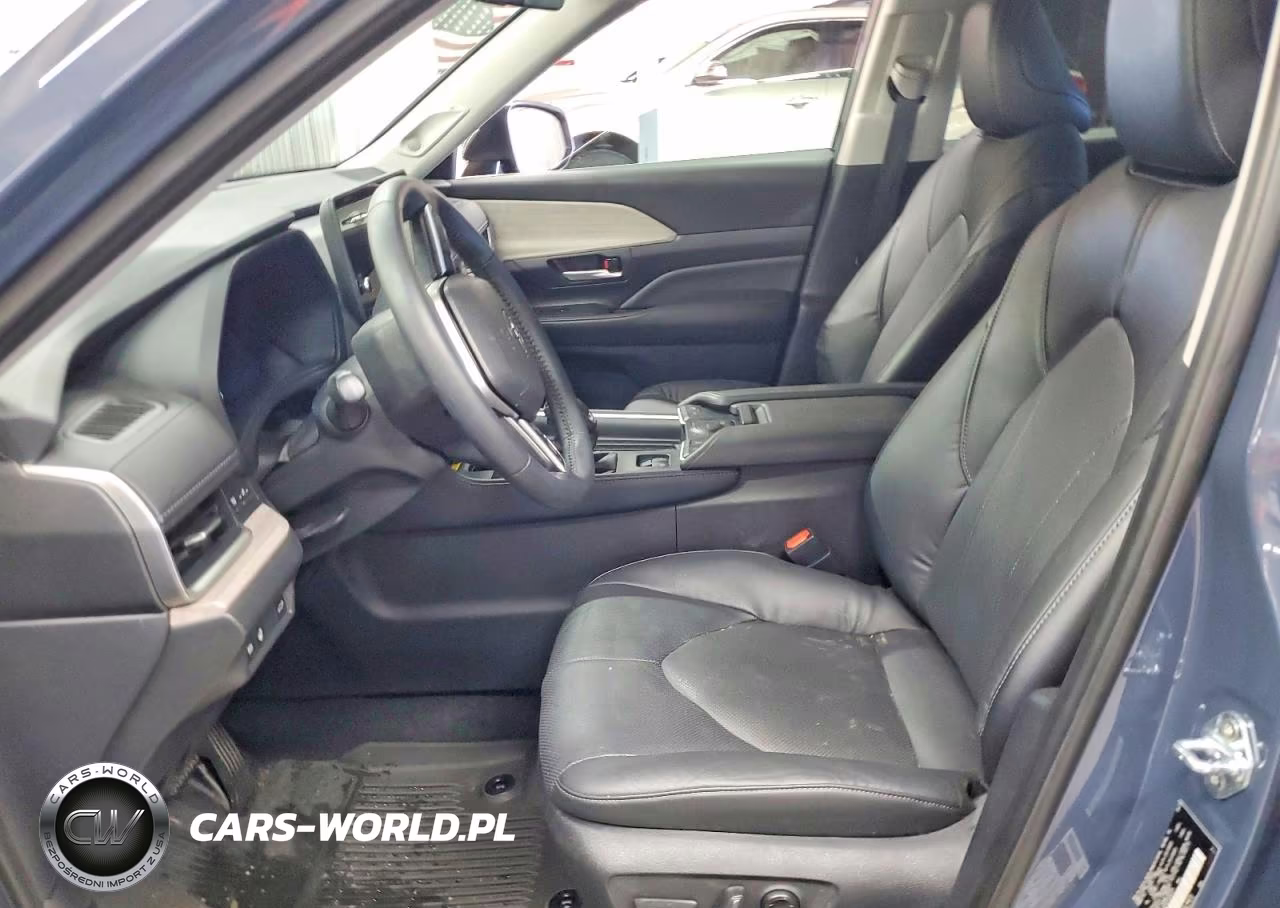 2025 Toyota Grand Highlander Limited VIN:5TDAAAB56SS084227 - 7
