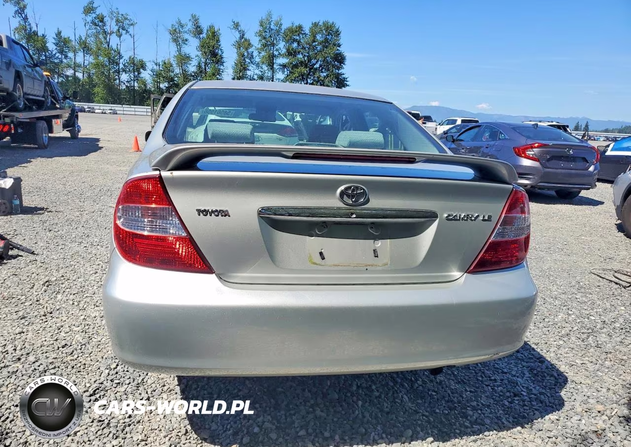 2002 Toyota Camry Le VIN:JTDBE32K720080863 - 6