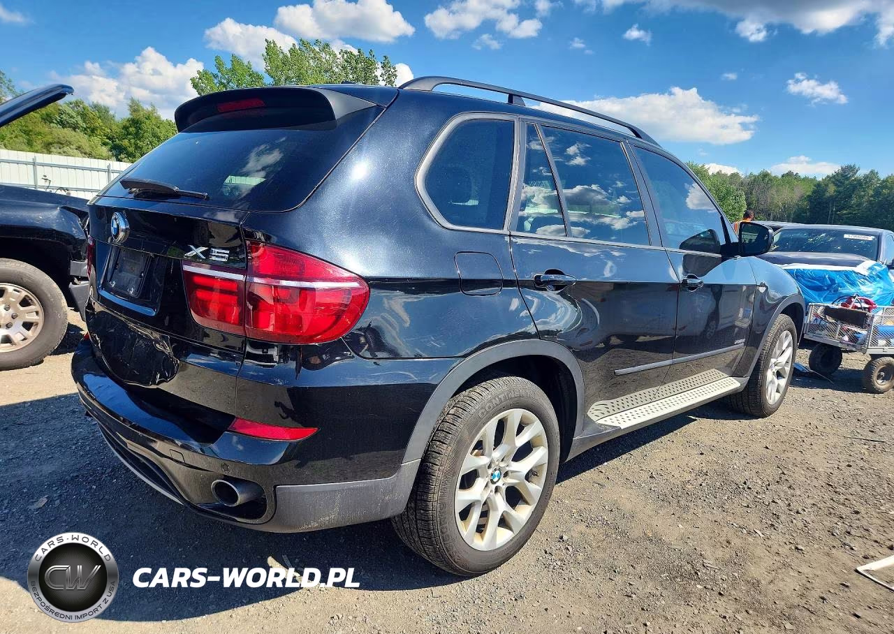 2013 BMW X5 xDrive35I VIN:5UXZV4C56D0B01803 - 3