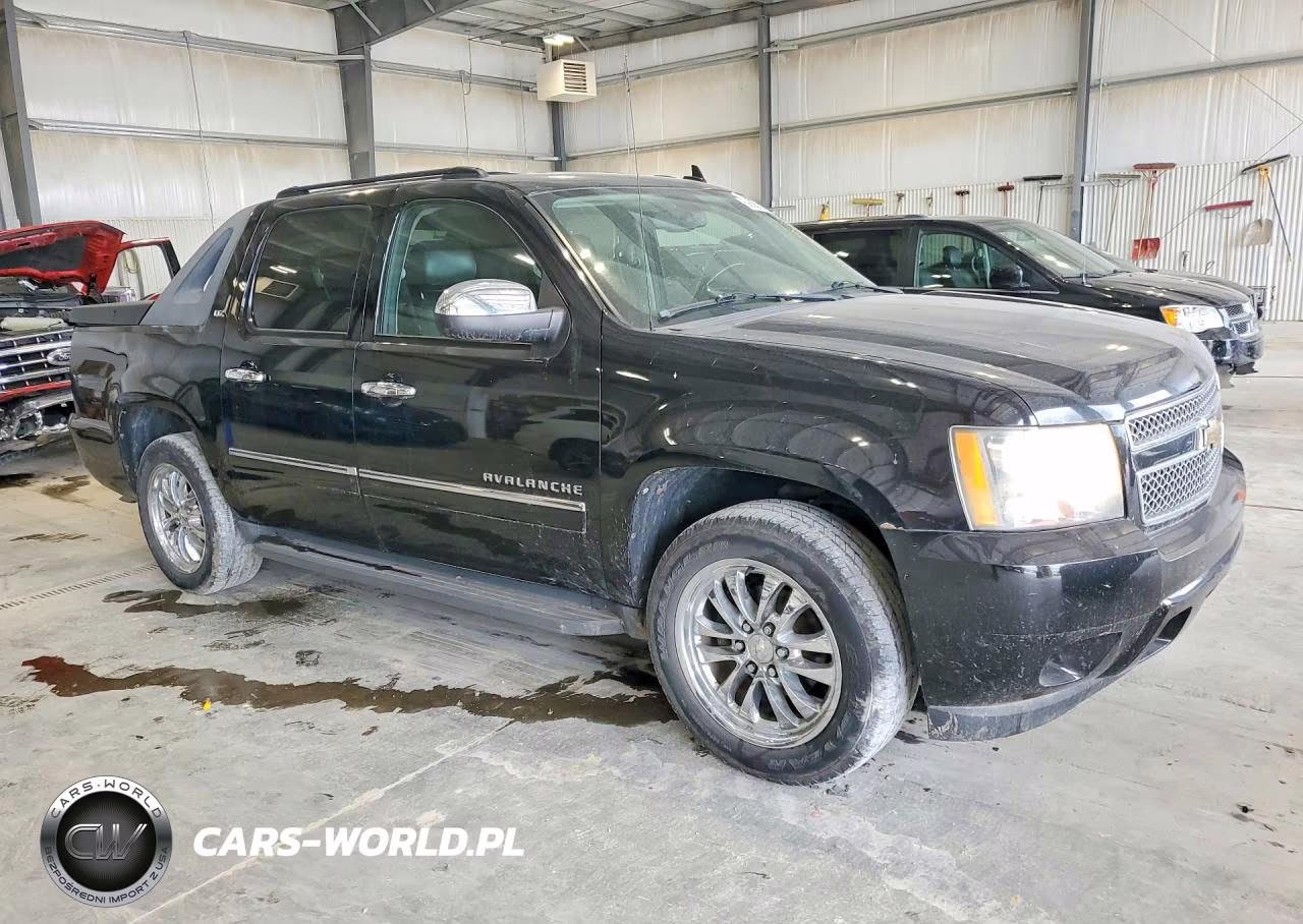 2010 Chevrolet Avalanche Ltz VIN:3GNVKGE07AG246503 - 4