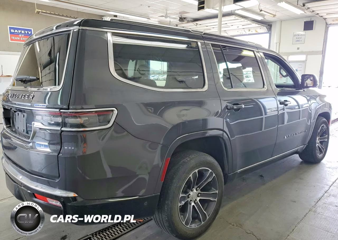 2023 Jeep Grand Wagoneer Series I VIN:1C4SJVEJXPS579419 - 3