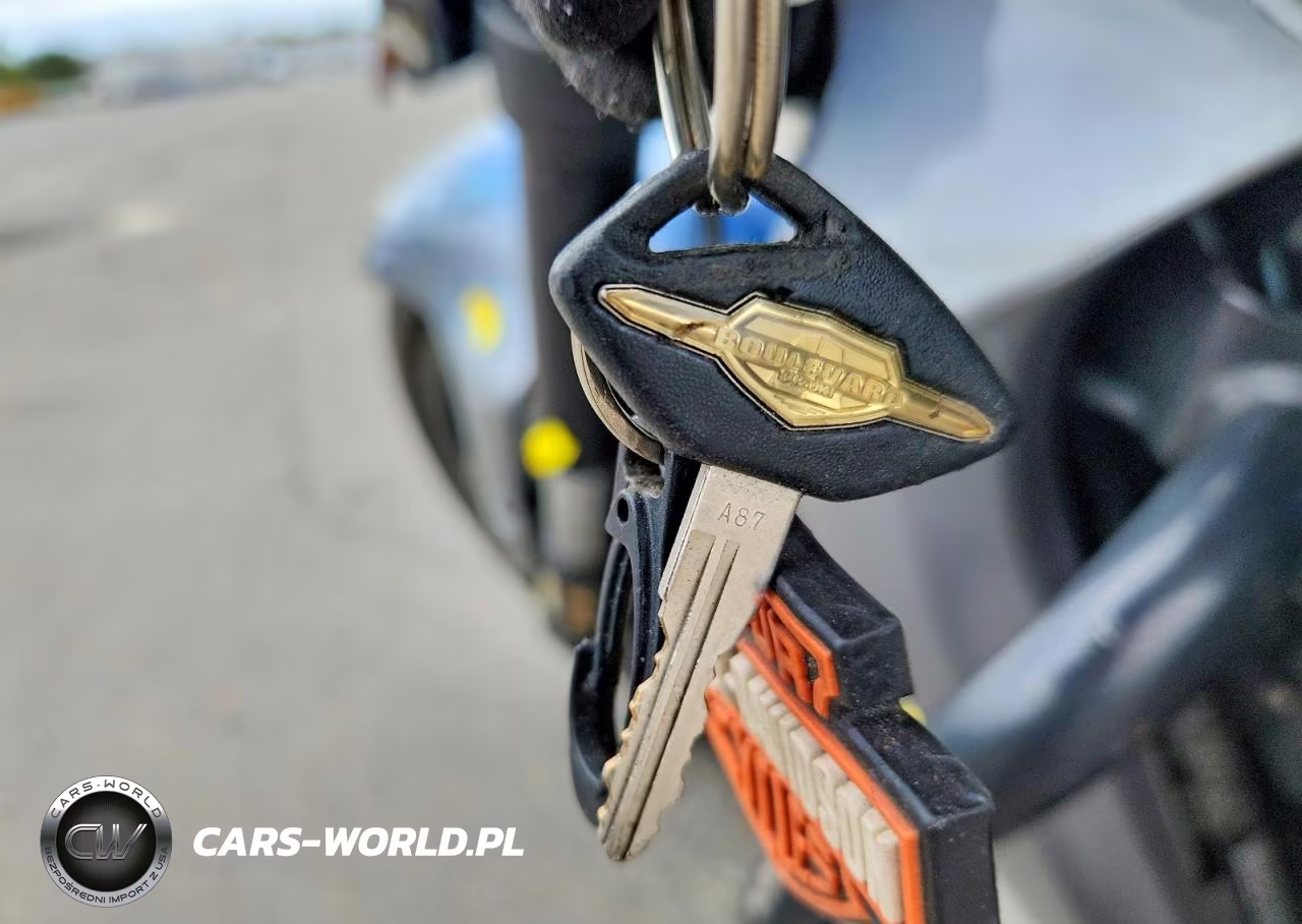 2017 Suzuki Vzr1800 VIN:JS1VY53A9H2100866 - 8