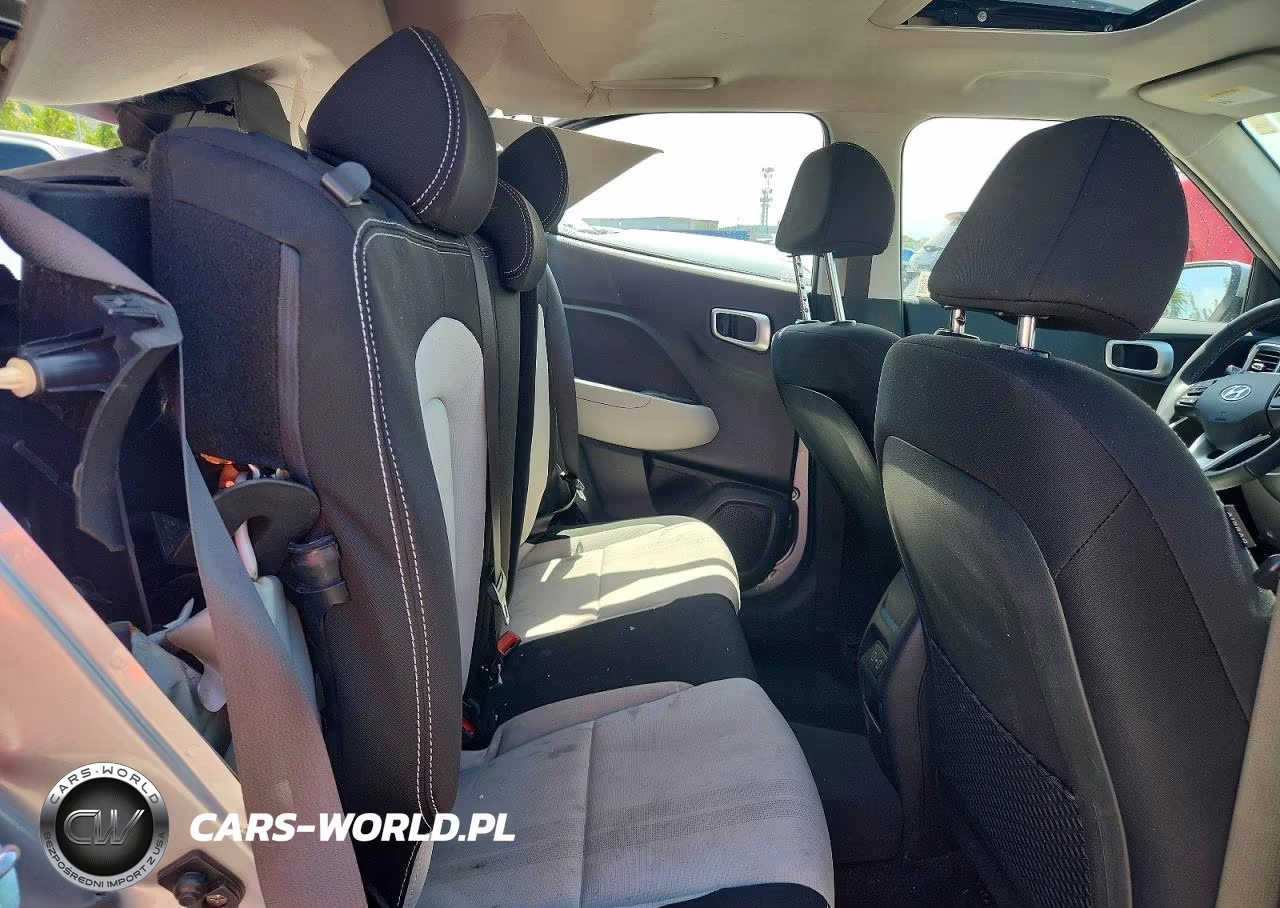 2025 Hyundai Venue Sel VIN:KMHRC8A32SU372047 - 10