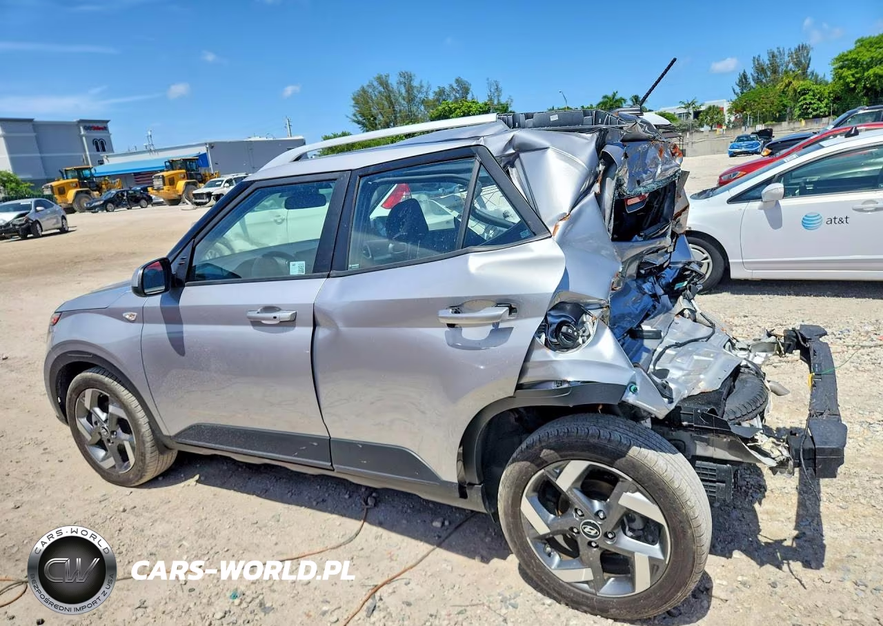 2025 Hyundai Venue Sel VIN:KMHRC8A32SU372047 - 2