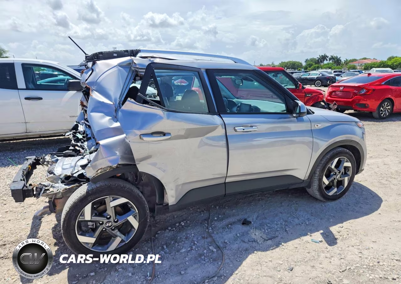 2025 Hyundai Venue Sel VIN:KMHRC8A32SU372047 - 3