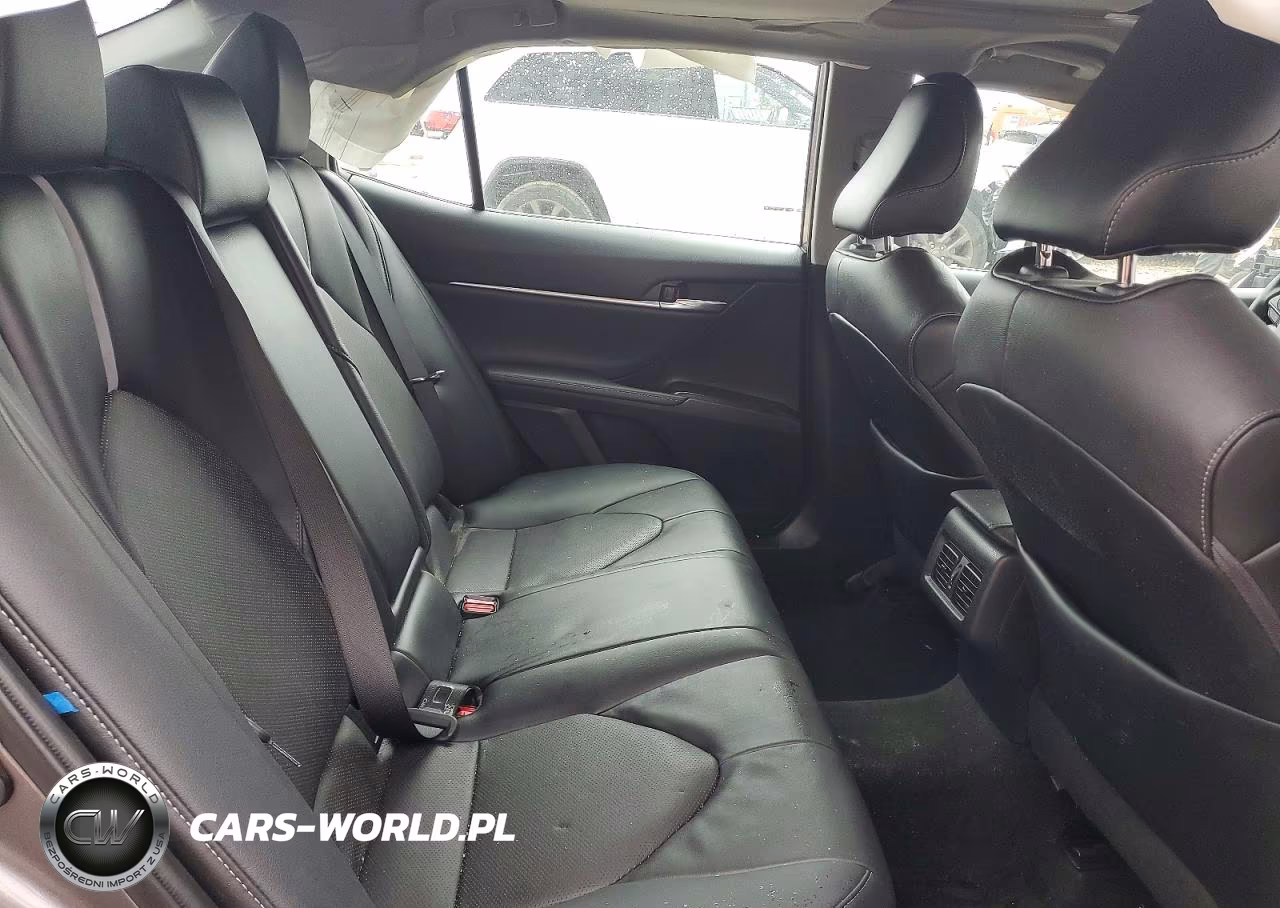 2021 Toyota Camry Xse VIN:4T1K31AK6MU568768 - 10