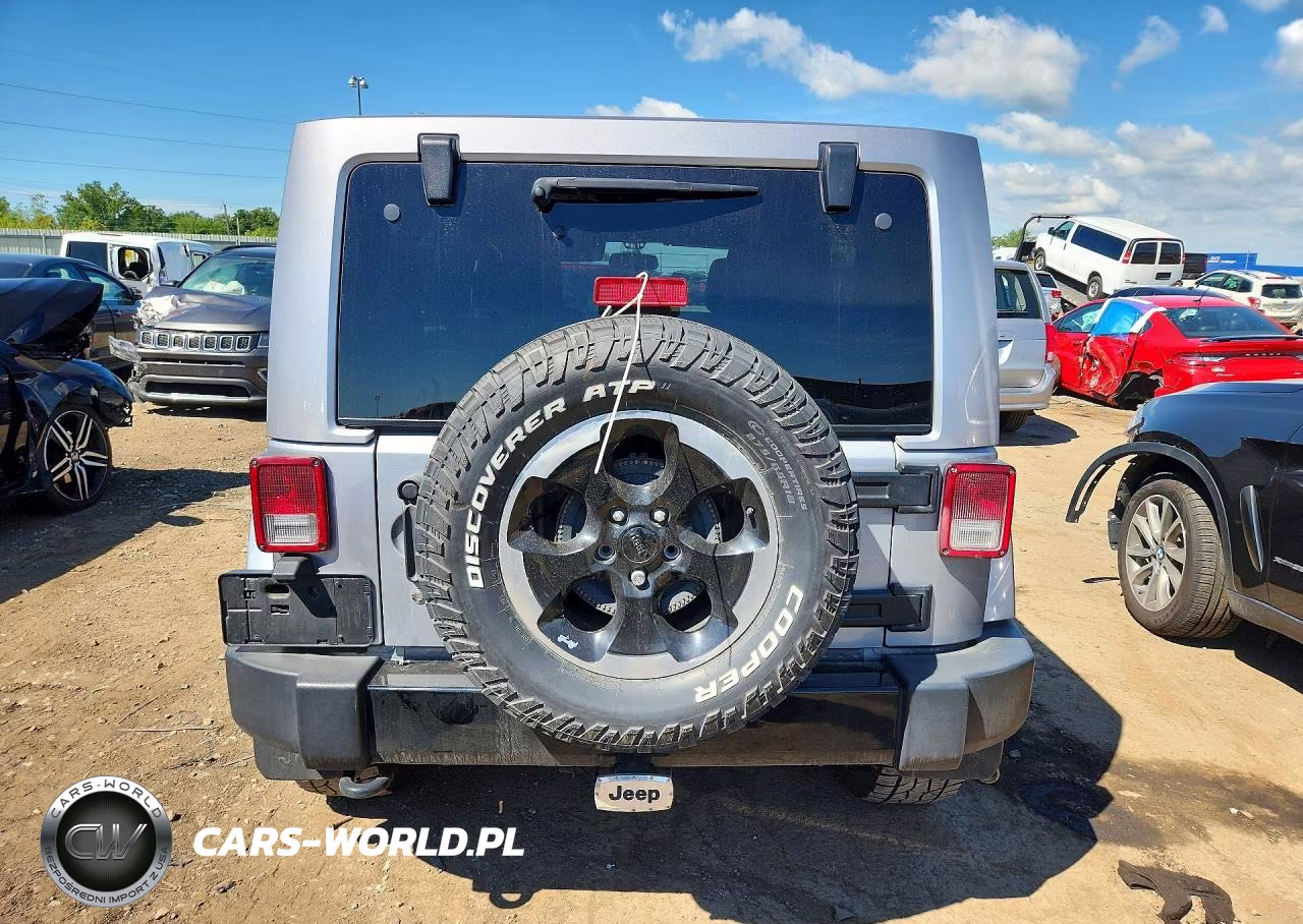2014 Jeep Wrangler Unlimited Sahara VIN:1C4HJWEG3EL170786 - 6