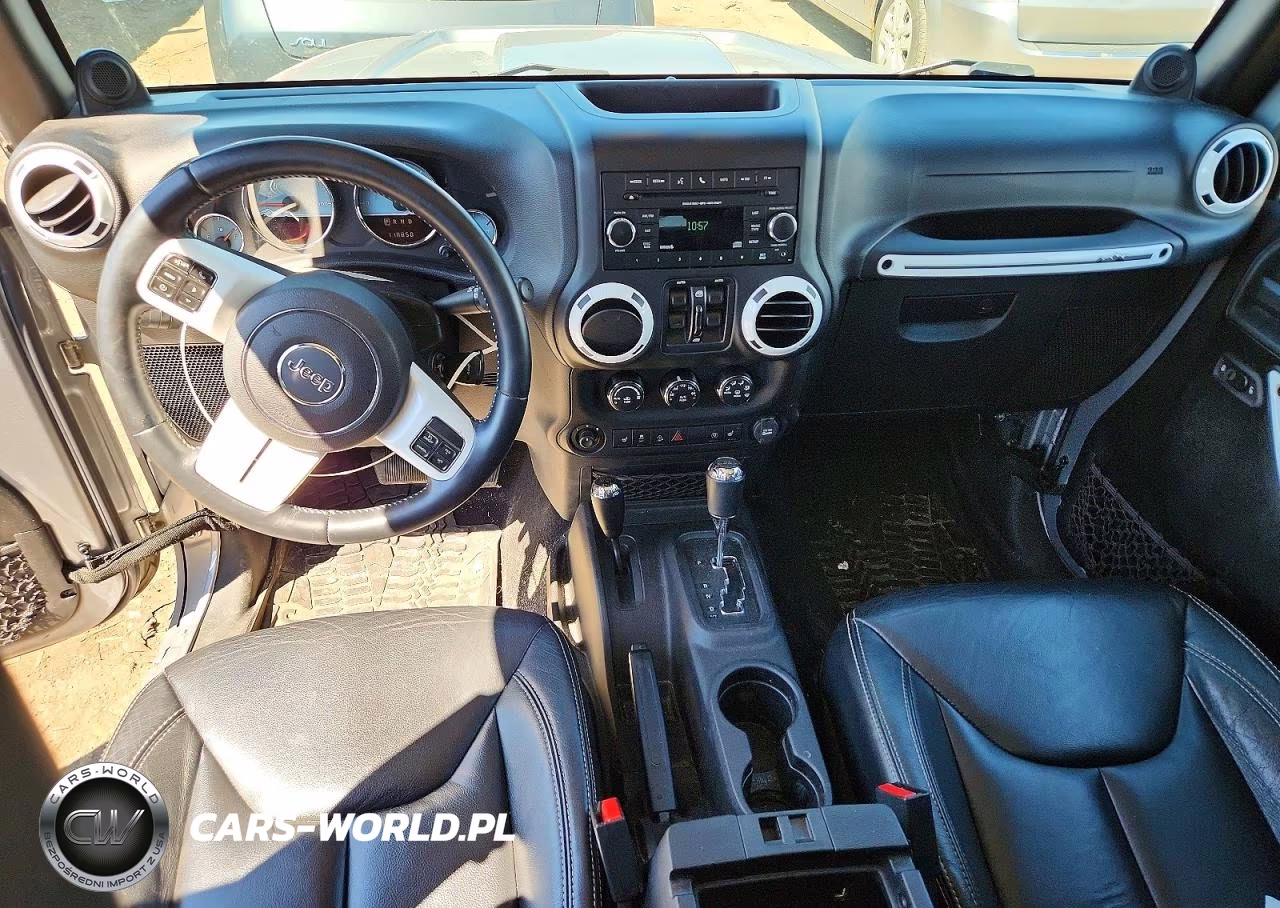 2014 Jeep Wrangler Unlimited Sahara VIN:1C4HJWEG3EL170786 - 8