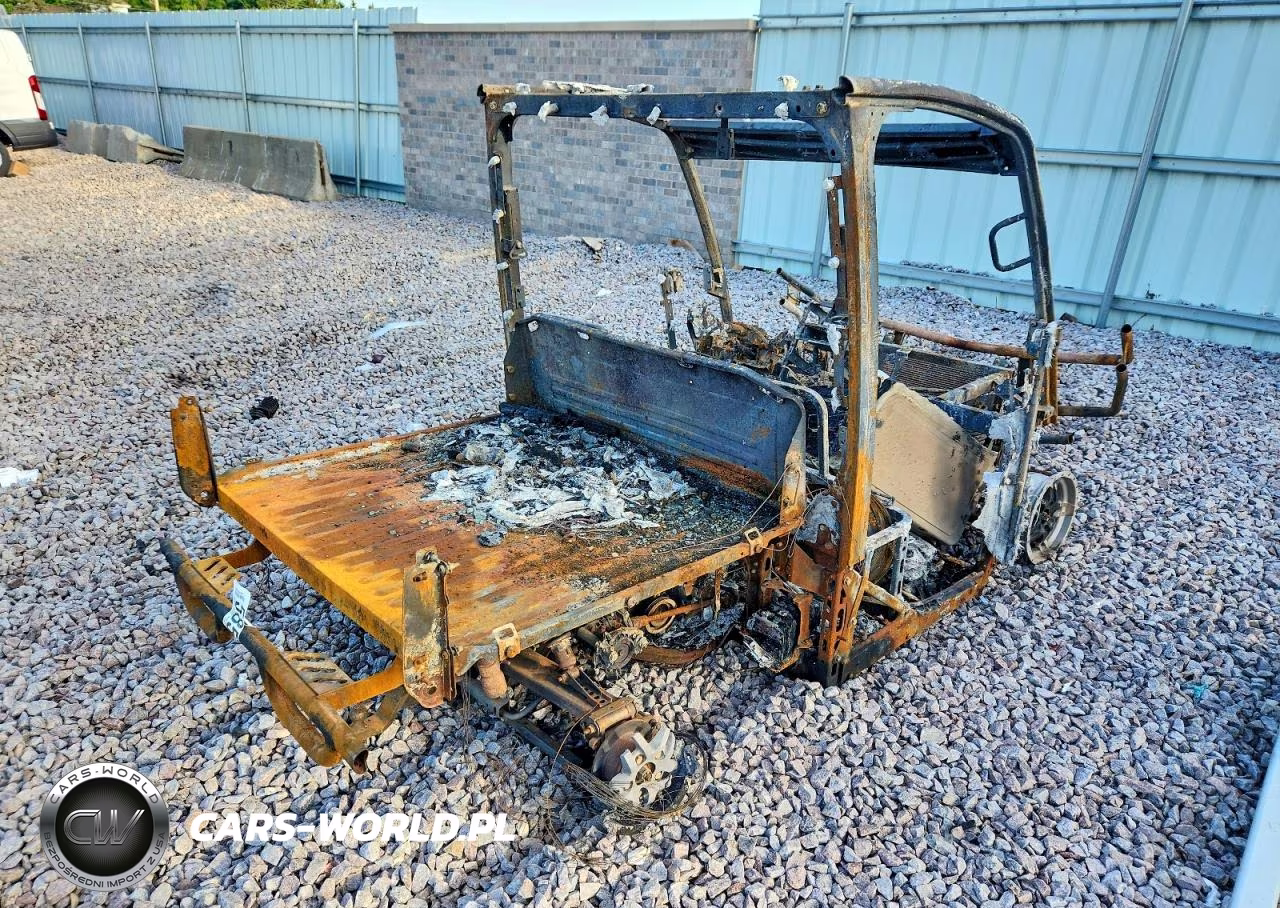 2020 John Deere Utility Vehicle VIN:1M0835RAALM031515 - 4