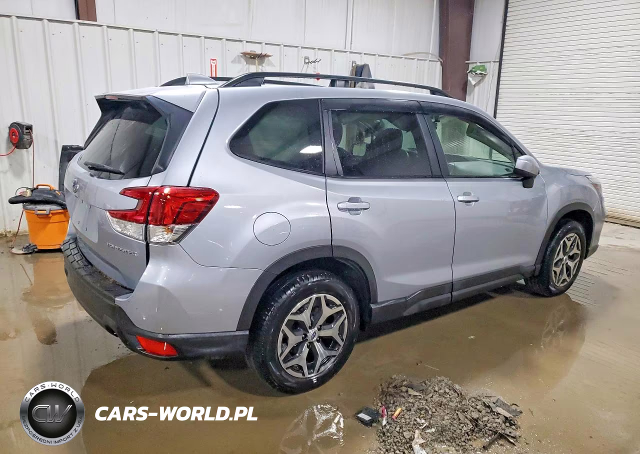 2020 Subaru Forester Premium VIN:JF2SKAJC2LH428564 - 3