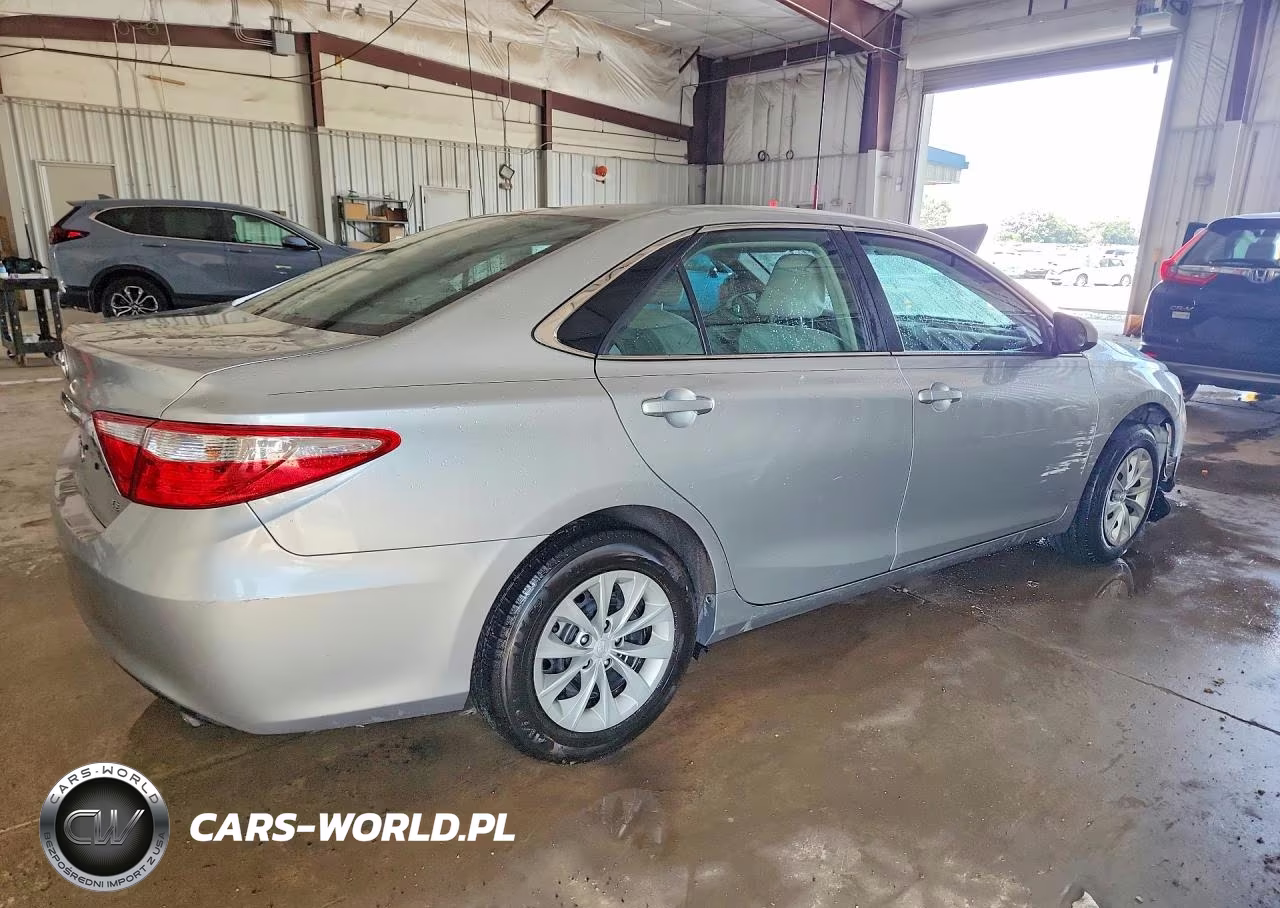 2016 Toyota Camry Le VIN:4T1BF1FKXGU235655 - 3