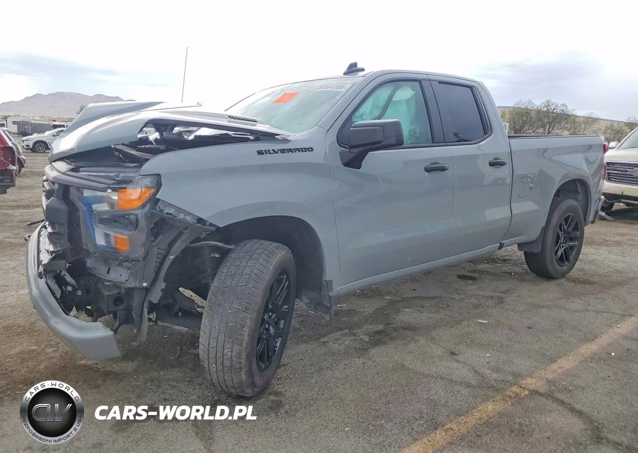 2025 Chevrolet Silverado C1500 Custom