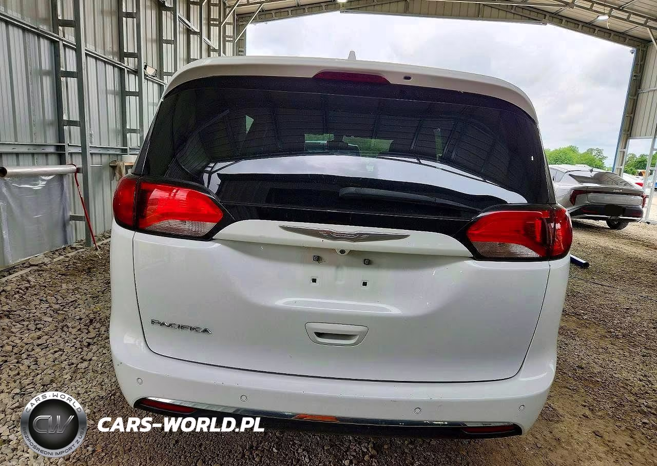 2017 Chrysler Pacifica Touring L VIN:2C4RC1BG5HR541979 - 6