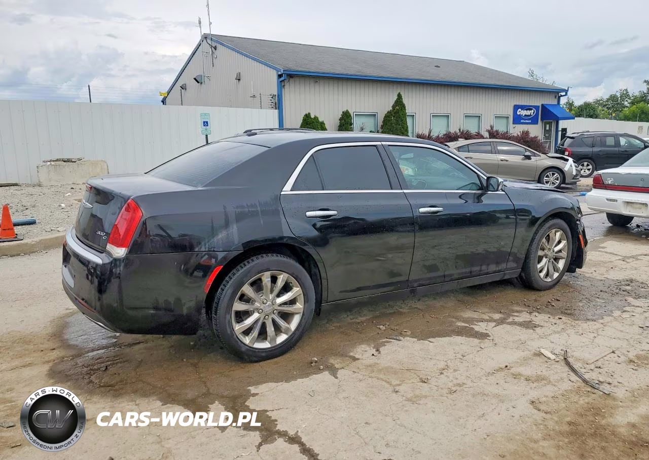 2015 Chrysler 300C Platinum VIN:2C3CCASG7FH773142 - 3